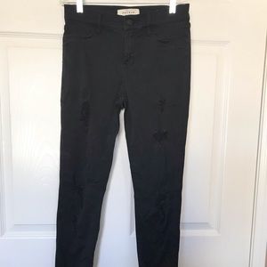 Black jeggings with holes